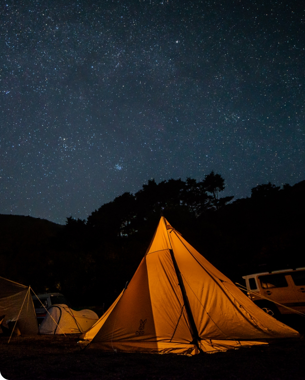 ロコプロキャンプの星空の下のテントの写真